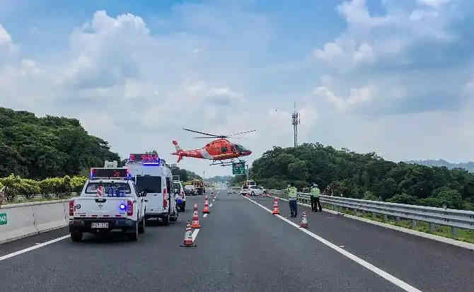 郧阳区高速公路汽车救援案例