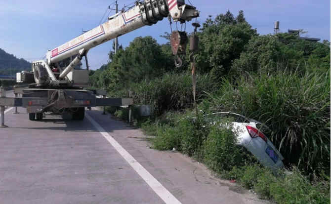 郧阳区重载吊车救援 郧阳区重载吊车救援
